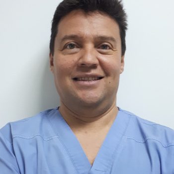 dr-samuel-angulo-espinosa-clinica-dental-mentrisalud-mentrida-la-torre-de-esteban-hambran-villa-del-prado-el-espinar