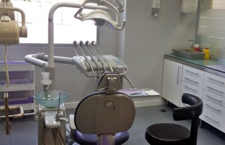 Clínica dental Mentrisalud | Méntrida | Primer gabinete