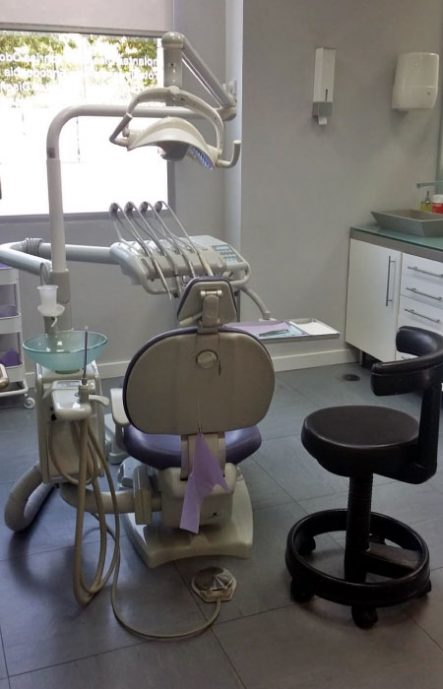 Clínica dental Mentrisalud | Méntrida | Primer gabinete