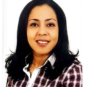 dra-indira-maria-diaz-romero-clinica-dental-mentrisalud-mentrida-la-torre-de-esteban-hambran-villa-del-prado-el-espinar