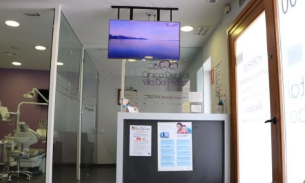 entrada-clinica-dental-mentrisalud-villa-del-prado