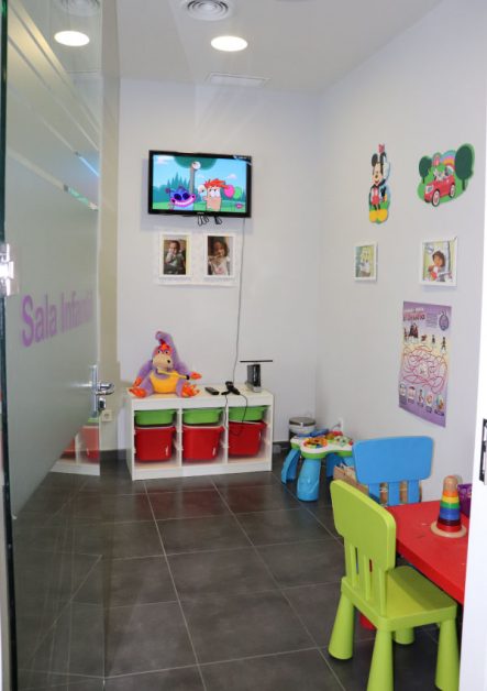 Clínica dental Mentrisalud | Villa del Prado | Sala infantil